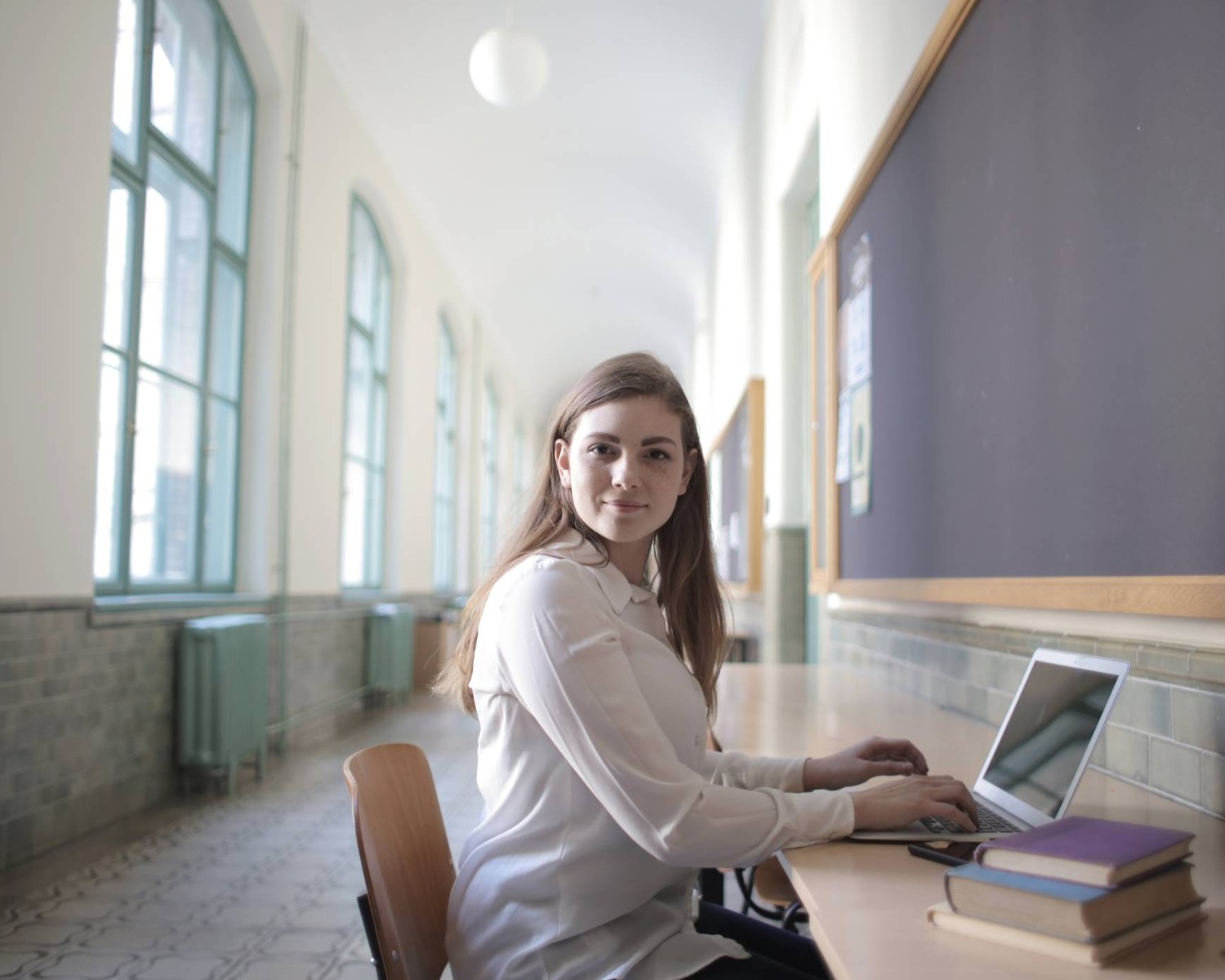 Hvordan skrive en akademisk CV (mal og eksempel)