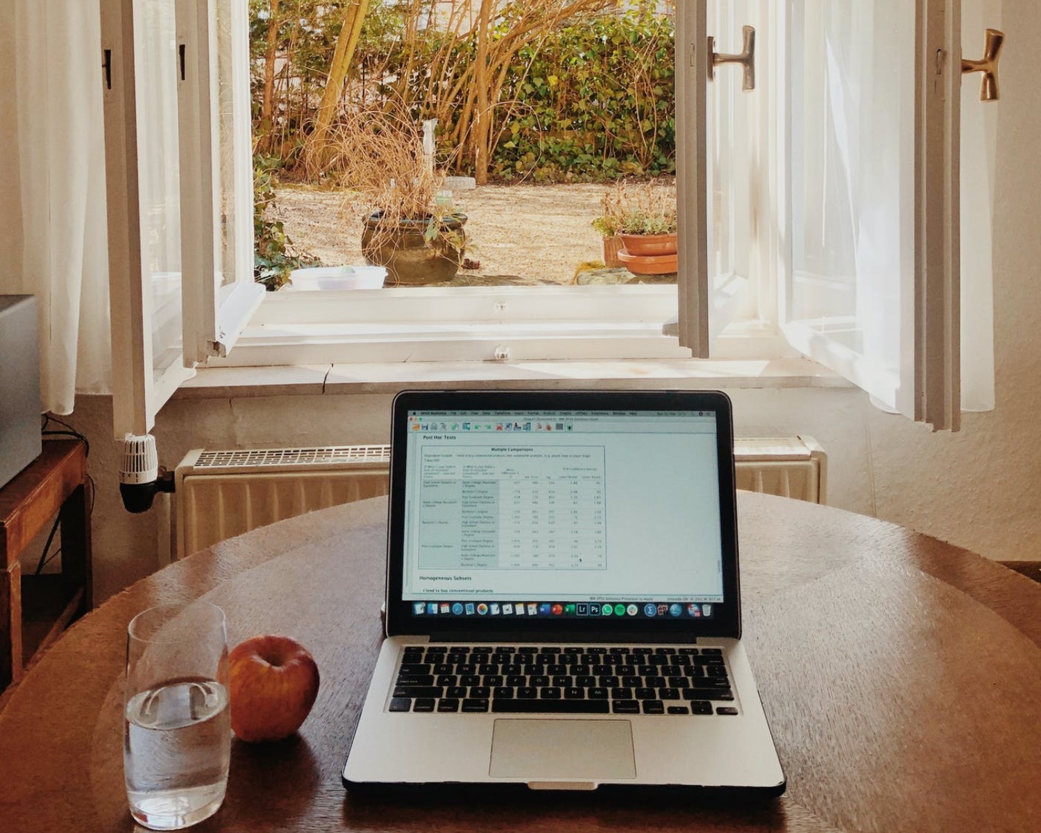 Slik avslutter du et følgebrev: Eksempler på avslutning og signering