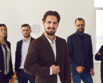 Eksempel på CV for administrerende direktør og hvordan du skriver den i 2025