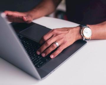 Hvor lang bør en CV være i 2025: 1 eller 2 sider?